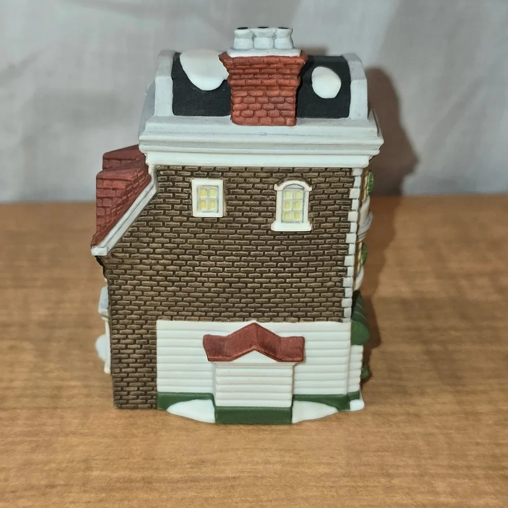 Department 56 The Crown & Cricket‎ Inn 1992 Collectors Ed Christmas Ornament VTG